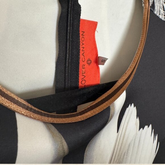 Swan Dress - Picture 6 of 9